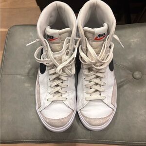 Nike Blazers Mid 77